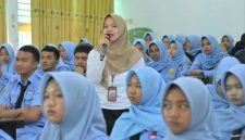 Dinas Komunikasi dan Informatika (Dinkominfo) Banjarnegara menggelar program Dinkominfo Goes to School di SMK Negeri 1 Bawang, Rabu (21/1/2026).