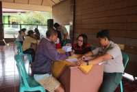 Korban terdampak bencana longsor di Situkung, Desa Pandanarum, Kabupaten Banjarnegara, kembali menerima bantuan langsung tunai pada Selasa (20/1/2026).