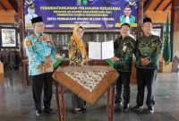 Pemerintah Kabupaten Banjarnegara dan Pengadilan Agama Banjarnegara resmi menandatangani Perjanjian Kerja Sama (PKS) dalam rangka memperkuat sinergi pelayanan publik.
