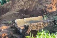 Tanggul irigasi sekunder di Desa Gemuruh, Banjarnegara jebol.