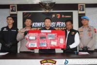 Pers rilis Polrrs Banjarnegara berhasil mengungkap kasus penjambretan mahasiswi.