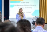 Bupati Banjarnegara, Amalia Desiana.
