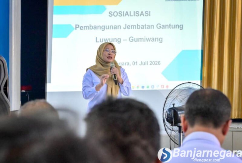 Bupati Banjarnegara, Amalia Desiana.